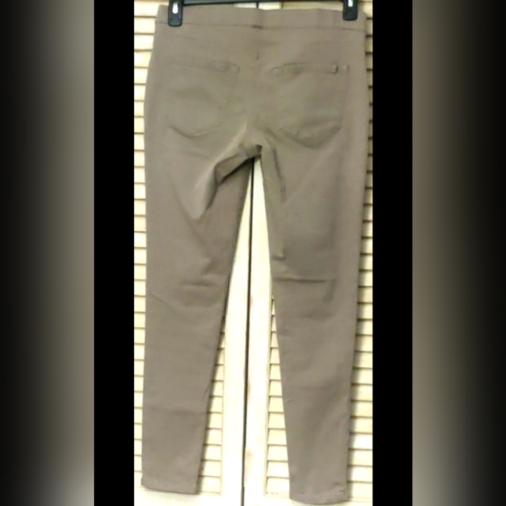 APT 9 Skinny Pull On Pant, Midrise, Khaki
